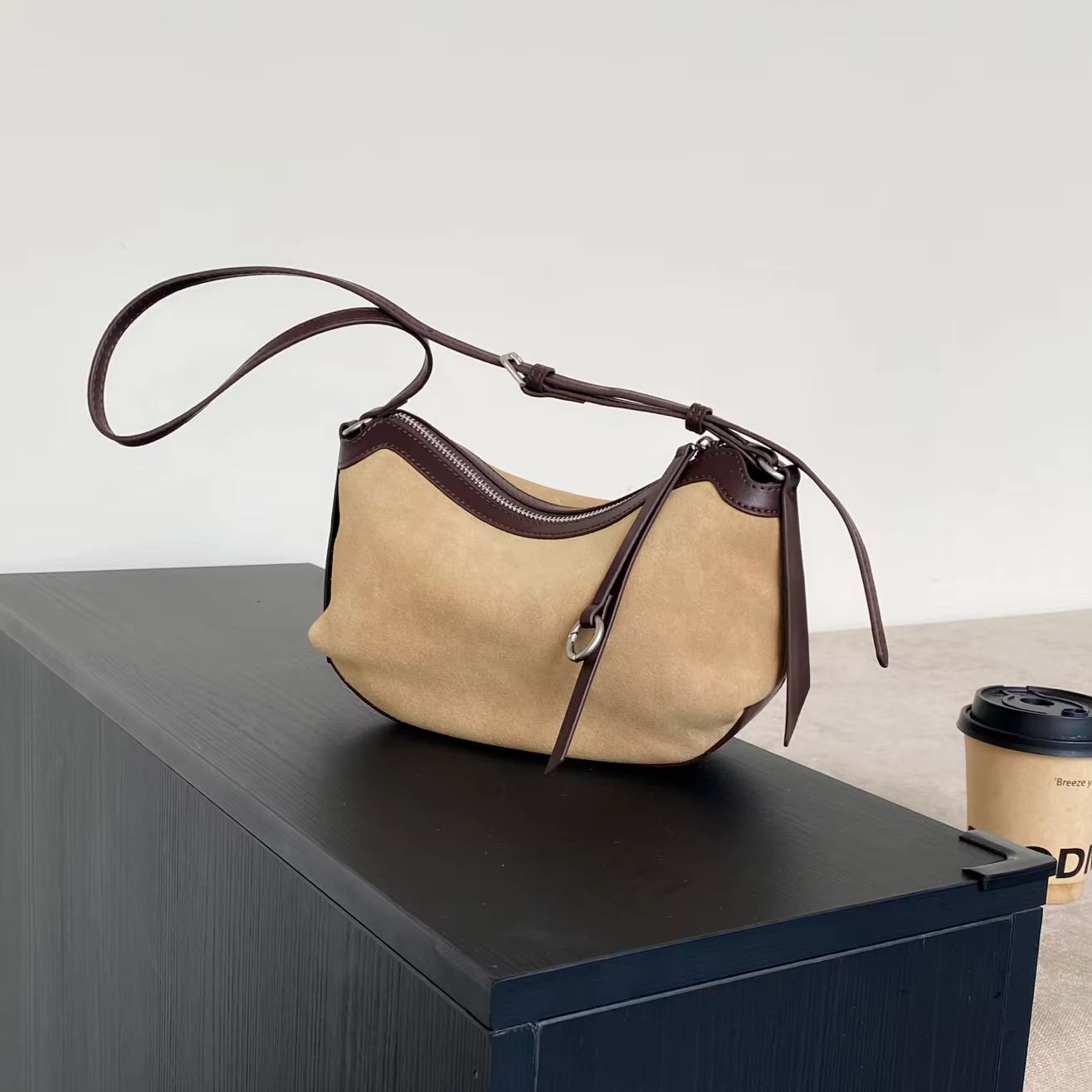 Half Moon Bag Suede - Tas Selempang Wanita Kulit Asli Suede