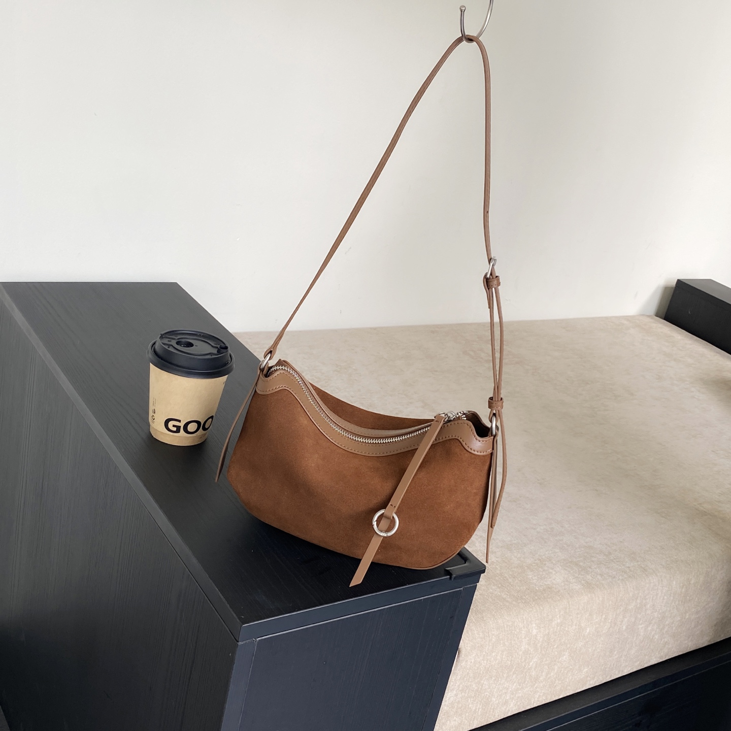 Tas Selempang Wanita Kulit Asl - Half Moon Bag Suede ulasan dan harga